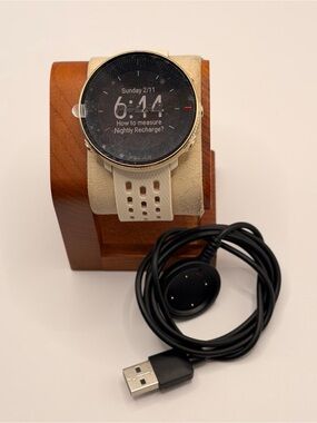 Polar Vantage M2, New, Gold-Champagne, Bluetooth Smartwatch, Charger Included‎
